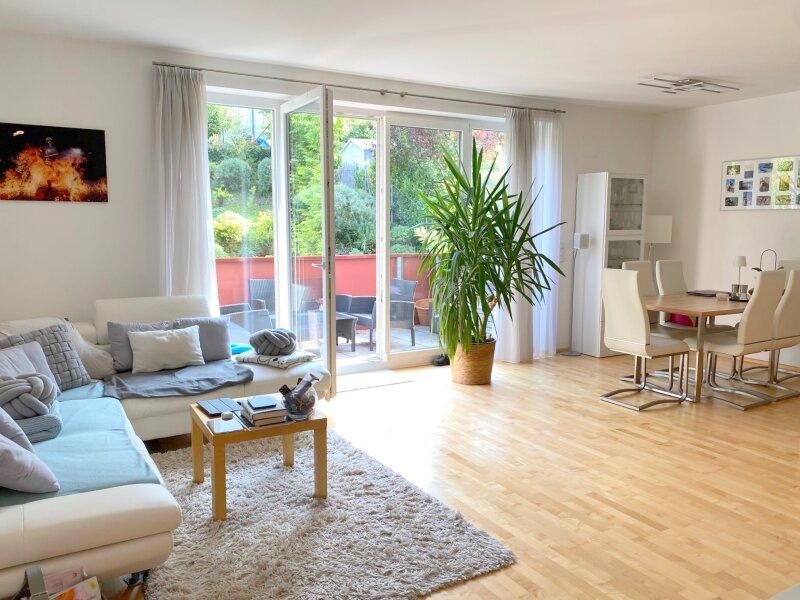 Wohnzimmer mit Terrasse