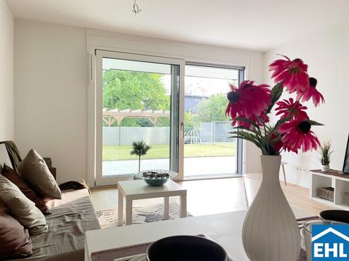 Exklusive Erstbezug-Wohnung mit Garten und Terrasse in grüner Ruhelage