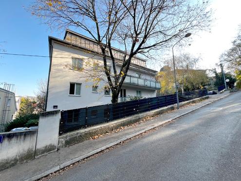 Attraktive Mietwohnung mit Parkplatz in Hietzing! - 5 Minuten zum Bahnhof Hütteldorf U4