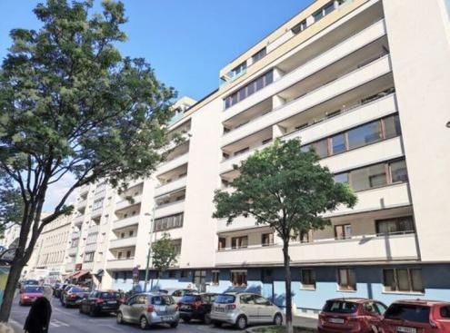 *Singel- oder Pärchenhit in Ruhelage mit Terrasse bei U6 Dresdner Straße* Ab sofort verfügbar*