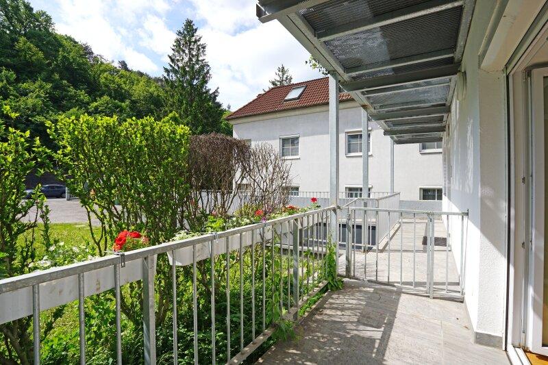 Sdost-Terrasse vor Wohnkche