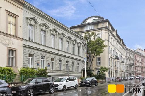 Dachgeschossmaisonette mit unglaublicher Aussicht in Bestlage