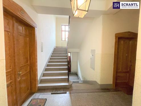 MIT BALKON! Tolle Altbauwohnung mit idyllischem Innenhof-Balkon, 2 Zimmer, mitten in der City! Besser gehts nicht - diese Lage lsst keine Wnsche offen!