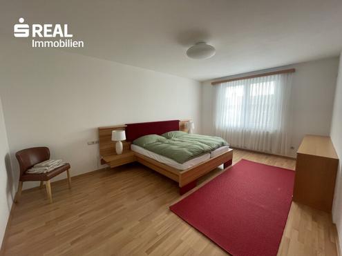 Geräumige Obergeschosswohnung mit Hauscharakter, Garten und Keller