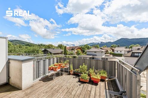 Jung. Grn. Gut angebunden - Stylische Wohnung in Rif