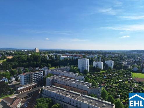 Lichtdurchflutete 2-Zimmer-Wohnung mit Loggia und Ausblick im 20.OG