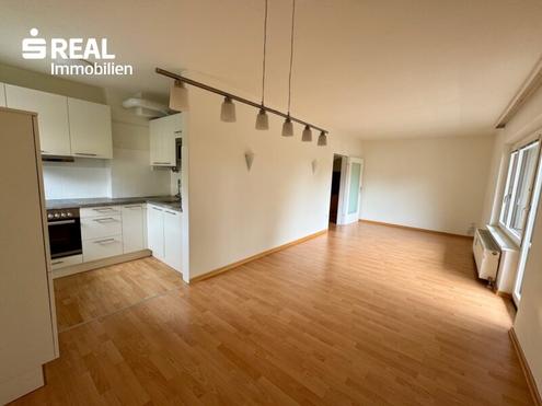 Helle 3-Zimmer Wohnung mit 2 Balkonen und Garagenplatz