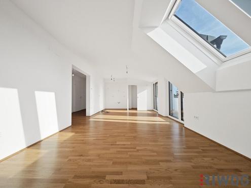 Erstbezug | Helle 3-Zimmer-Neubauwohnung mit hofseitigem Balkon | sofort bezugsbereit | Luftwrmepumpe | Wanne & Dusche