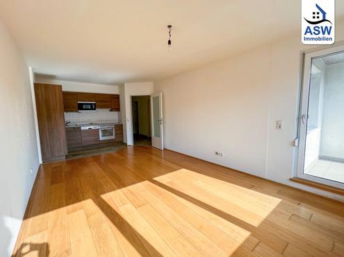 Schne, ruhige 2,5-Zimmerwohnung mit grozgiger, hofseitiger Loggia