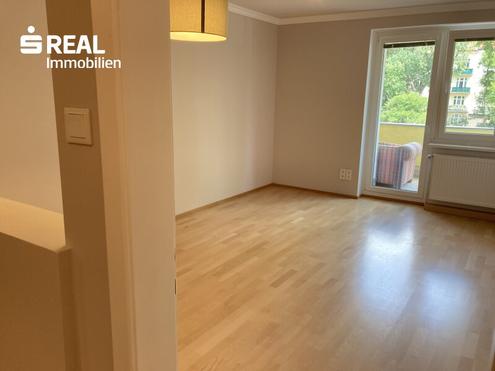 schne 2-Zimmer Wohnung mit Terrasse und Blick in den Schubertpark