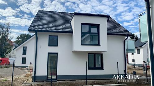 Einfamilienhaus mit 4 Zimmer I 2 Autoabstellplätze I Privates Waldstück zur Nutzung