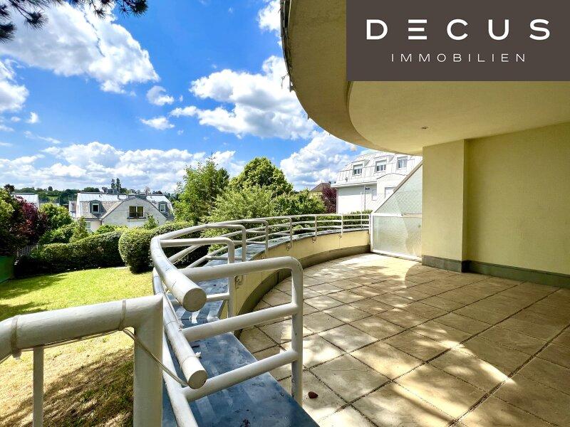 DECUS