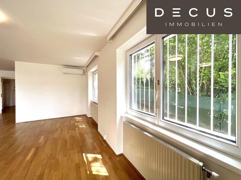 DECUS