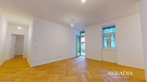 Traumhafte Altbauwohnung I Saniert I Großer Balkon A\