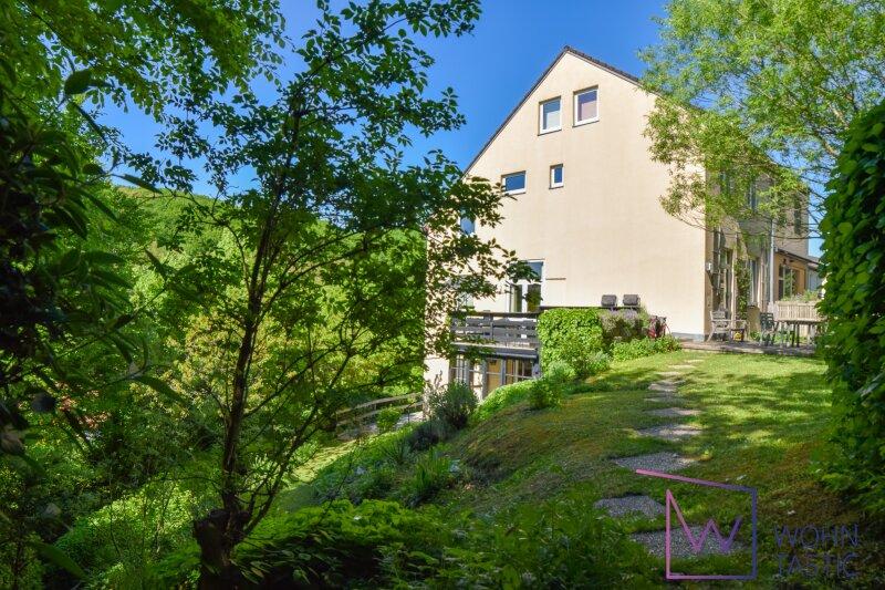Blick vom Garten zum Haus