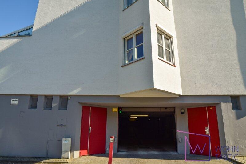 Einfahrt zur Garage