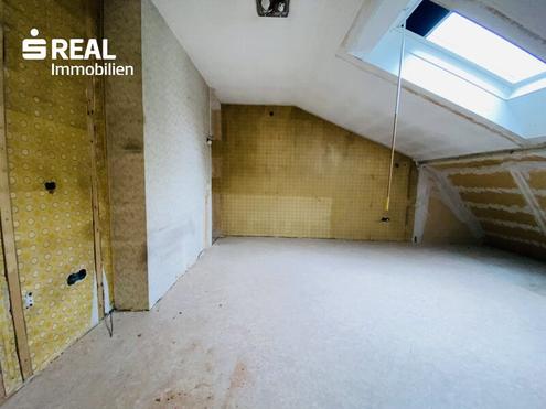 Kleine Wohnung im Dachgeschoss