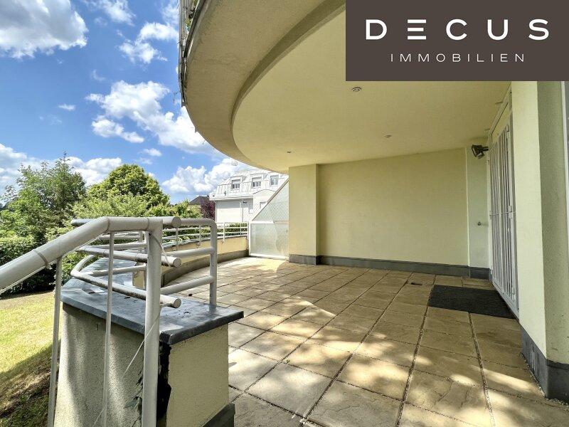 DECUS