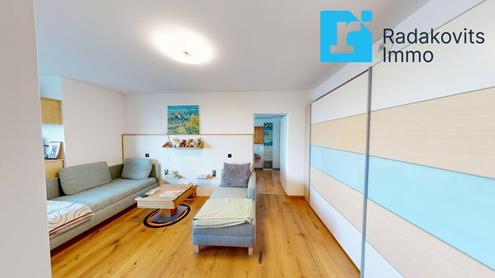 Moderne 2-Zimmer-Eigentumswohnung mit Westterrasse, Fernblick & Vollmblierung - sofort bezugsbereit!