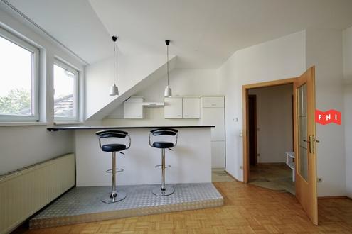 Schne Altbau Dachgeschosswohnung in bester Lage