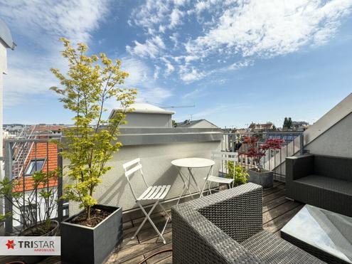 NEU:::STYLISCH UND MODERN - Penthouse mit Terrasse und Lift bis in die Wohnung - Komplett saniertes Haus, ruhige Lage und hochwertige Ausstattung:::
