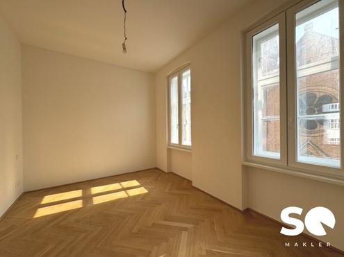 #SQ - ERSTBEZUG: HELLE 2-ZIMMER-ALTBAUWOHNUNG MIT BALKON!