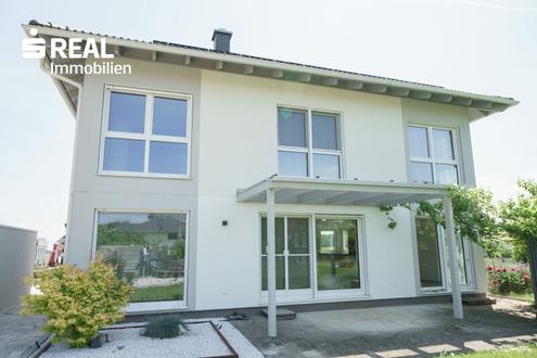 Modern, ruhig und Naturwald Nähe - 155m² ELK Fertighaus mit 6 Zimmer, Garage und gemütlichen Garten!