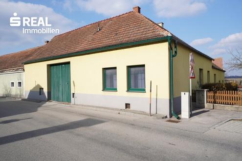 Modernisiertes Landhaus mit Garten und umschlossenen Innenhof
