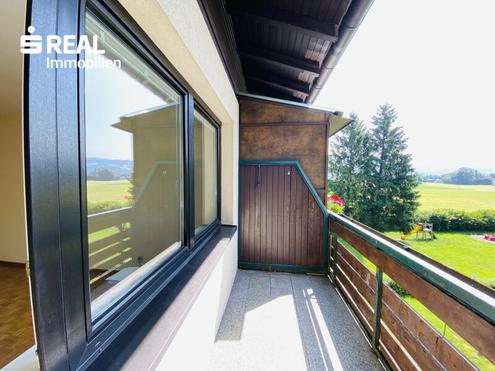 Sanierungsbedürftige 2-Zimmer-Wohnung mit Balkon in Neu-Anif