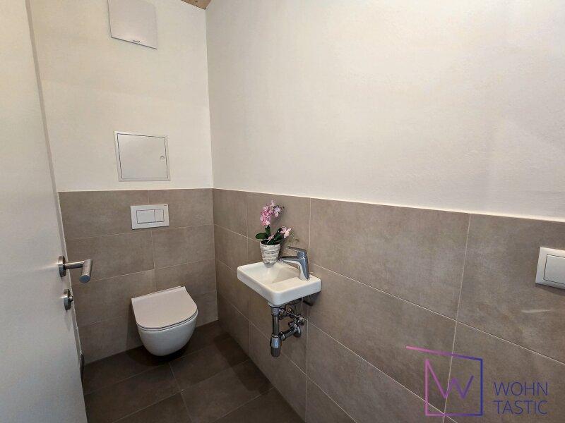 WC mit Handwaschbecken
