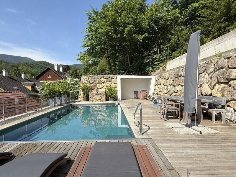 Pool mit Grillplatz