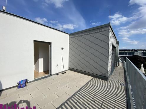 Großzügige 2 Zimmer mir riesiger Terrasse - hell und modern - super Lage!