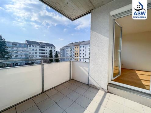 Moderne 2,5-Zimmerwohnung mit großzügiger, hofseitiger Loggia