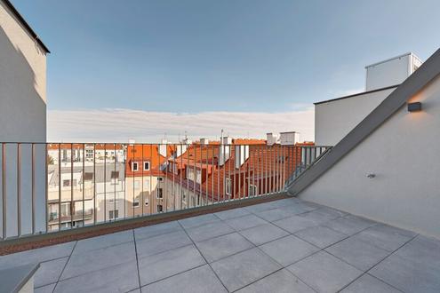 Ihr Rückzugsort im Dachgeschoss - Lichtdurchflutete 3-Zimmer mit großer Terrasse und Stadtblick