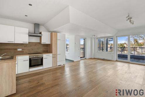 Hetzendorf - DG-Wohnung mit ca 50m² Dachterrasse - inkl. fantastischem Blick über Wien - Nähe Atzgersdorfer Straße