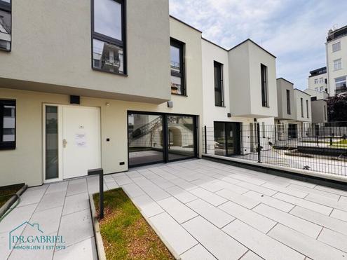 MODERNE TOWNHOUSES MIT EIGENGARTEN BEIM ROCHUSMARKT - ERSTBEZUG