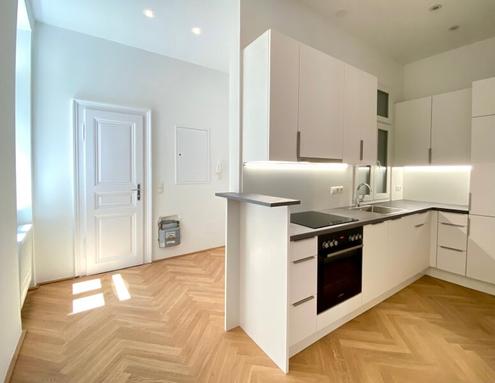 ALTBAU-SCHMUCKSTCK IM ACHTEN! WUNDERSCHN SANIERTER 3-ZIMMER-ERSTBEZUG ZUM VERLIEBEN