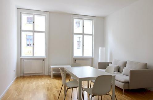 Lichtdurchflutete, neu mblierte 2-Zimmer-Altbauwohnung inkl. Garage - Nhe Mariahilfer Strae