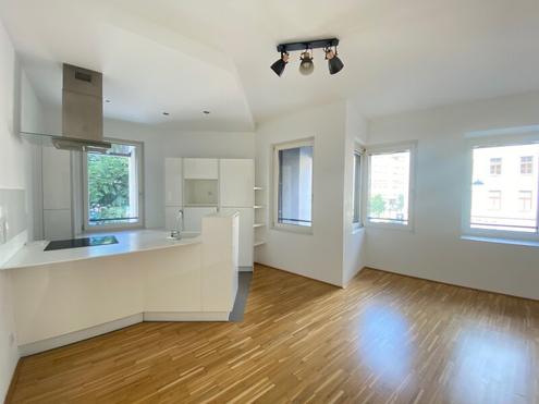 Gerumige, lichtdurchflutete 3-Zimmer-Wohnung! Supermarkt, Fitness, Garage im Haus! TU- und Karlsplatz-Nhe!