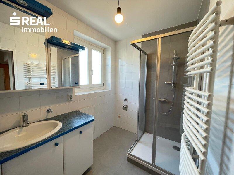 Bad mit Dusche