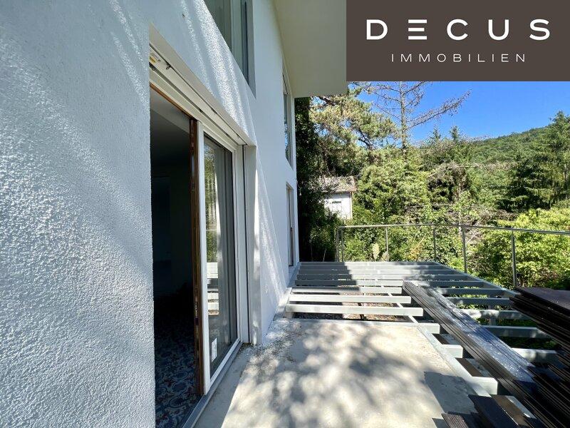 DECUS