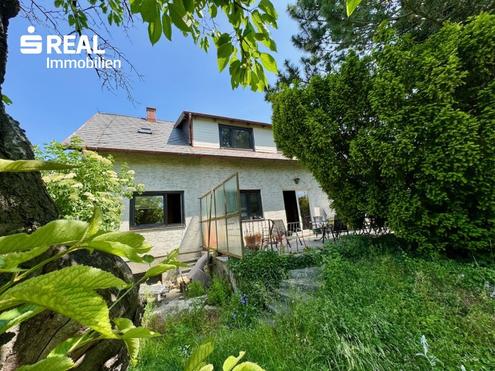 Wohnhaus in ruhiger Wohngegend von Baden auf 967 m² Grund