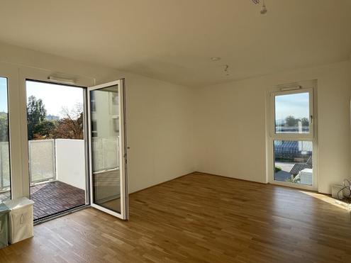 2 Zimmer Wohnung mit Balkon ab sofort!