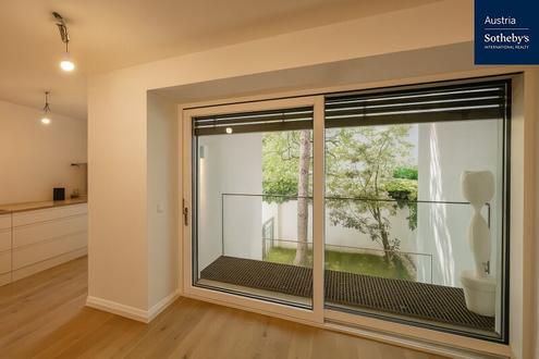 Stilvolle 2-Etagen-Designerwohnung mit Garten, Atrium & Terrasse - perfekt für Paare & Homeoffice
