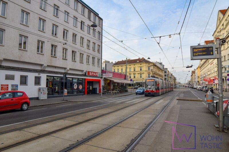 Umgebung: Brnner Strae mit vielen Geschften des tgl. Bed