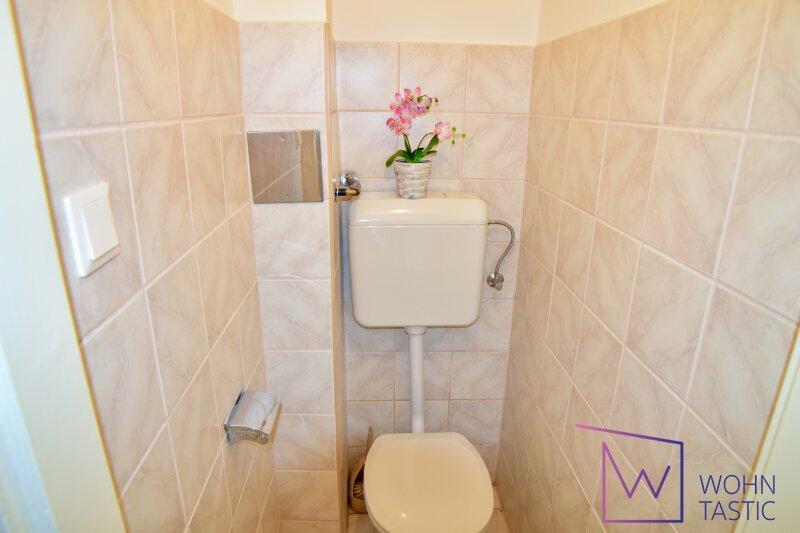 Separates WC.