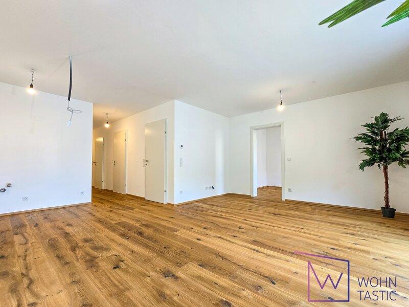 Groes Wohnzimmer mit integrierter Kche