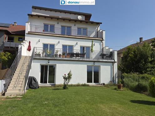 Einladende großzügige Residenz mit offener Architektur, Schwimmteich und riesigem Grundstück in Tullnnähe