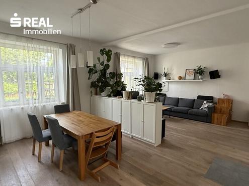 Sanierte Doppelhaushälfte mit riesiger Garage