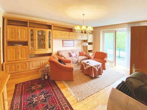 Gepflegte, großzügige 2 Zimmer-Loggia Wohnung - ruhig und gleichzeitig zentrumsnah - komplett möbliert